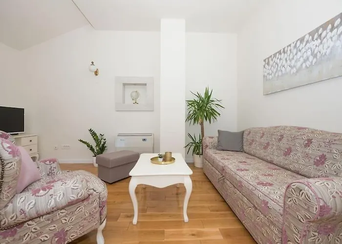 Tomo - Exklusiv * Makarska